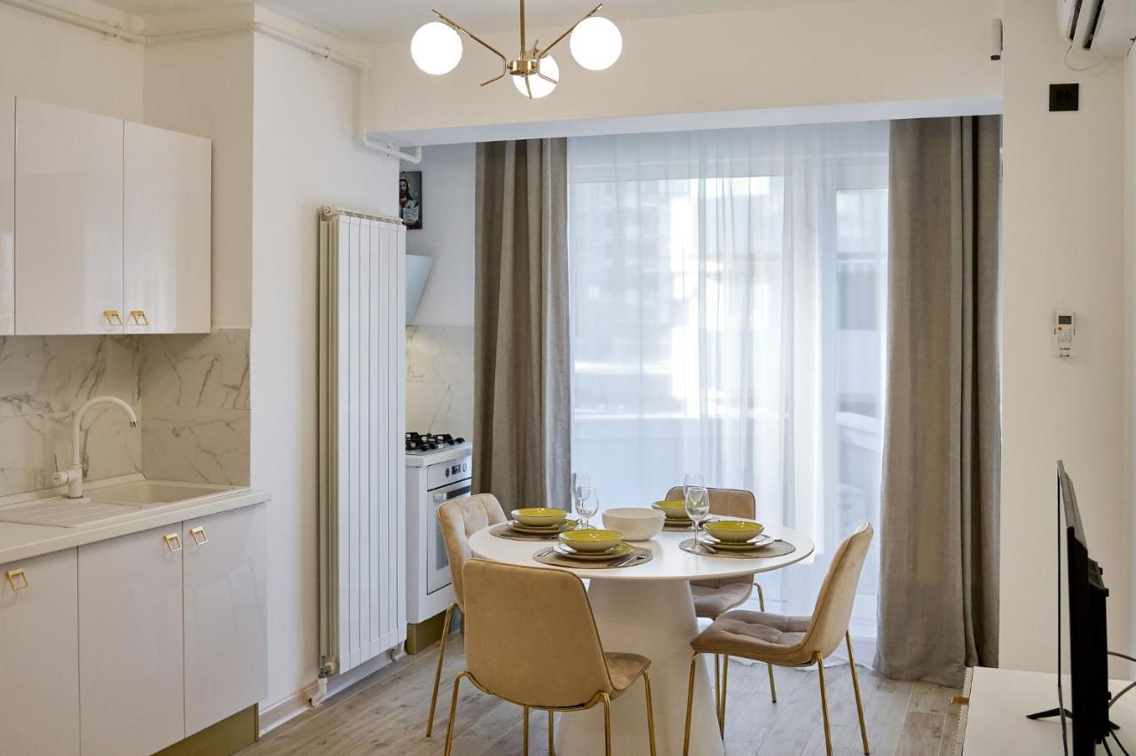 Mg Brothers Apartment In Infinity Beach Resort Mamaia Eksteriør billede